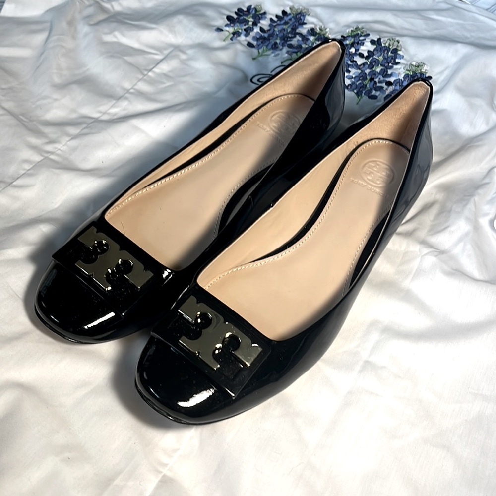 TORY BURCH black flats